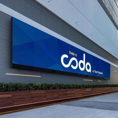 フルカラーアウトドアLEDディスプレイボード 無縫スプリッシング LED工場ディスプレイ
