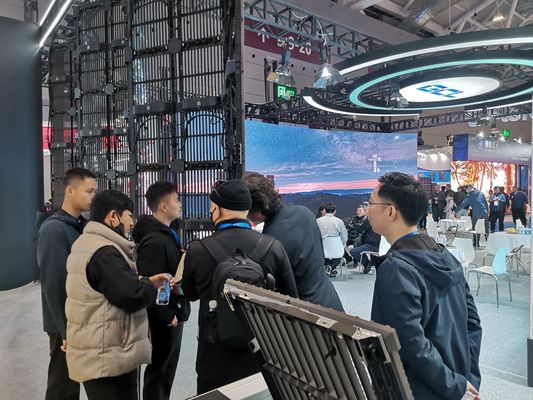 屋外高明るさ 500*1000mm メッシュ LEDディスプレイ P15.625-31.25mm IP65 評価とフルカラー