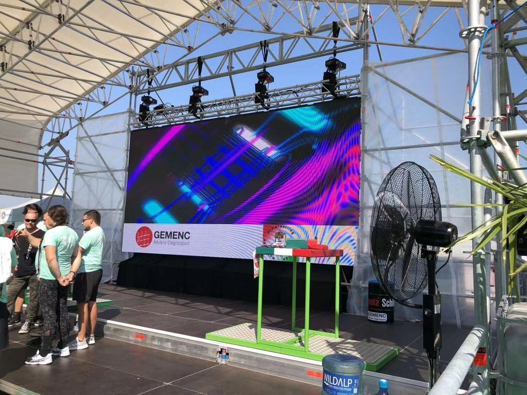 P2.6 P 2.976 P3.91mm 屋外 フルフロントサービス コーナー・プロテクター付き LEDディスプレイ・スクリーン イベント レンタル 広告