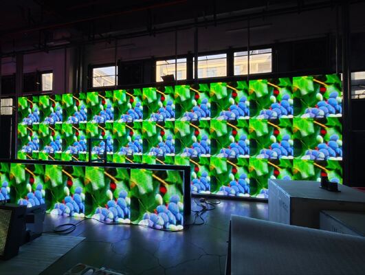 960*960mm メディアファサード LED ディスプレイ、輝度 6500nits、IP65 保護、屋外使用向け 3840Hz リフレッシュレート